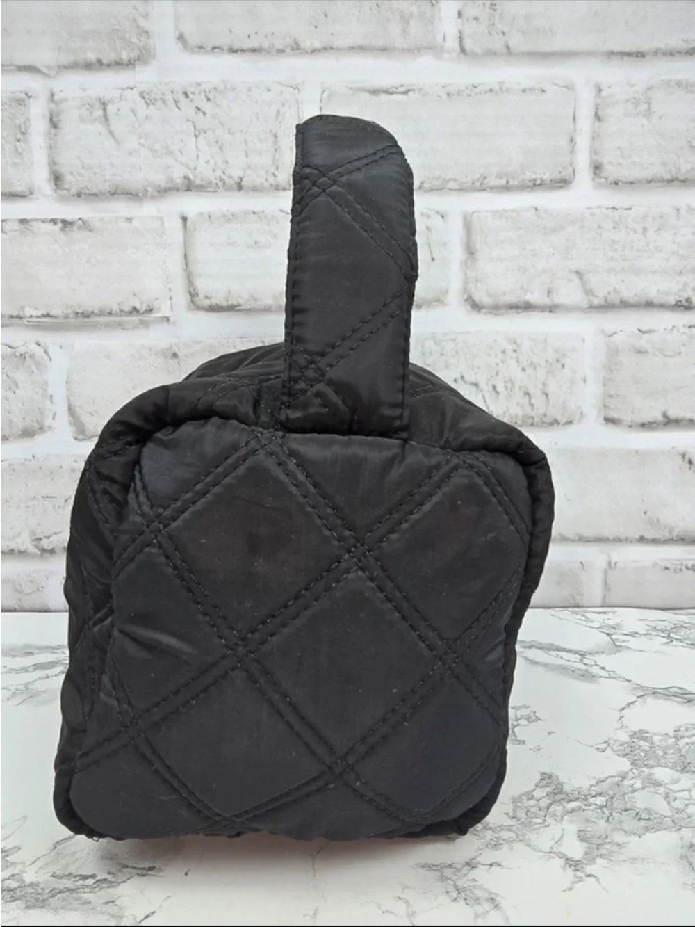 (New) Neutrogena Cosmetic Travel Bag/Makeup Bag Black Quilted With Handle